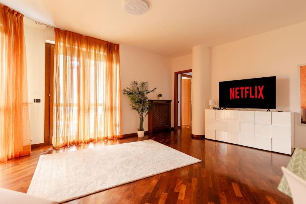 부스토아르시치오 Attico Vicino Milano, Mxp, Rho Fiera 아파트 외부 사진