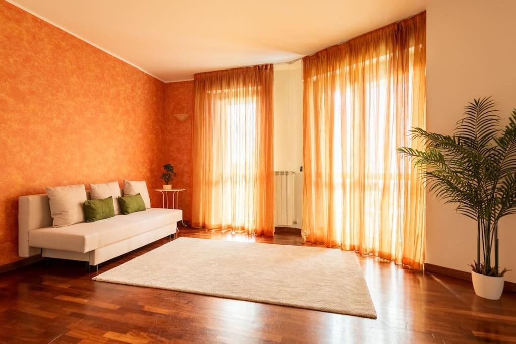 부스토아르시치오 Attico Vicino Milano, Mxp, Rho Fiera 아파트 외부 사진